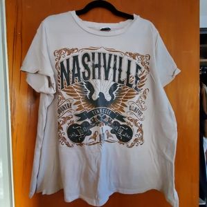 Arula Nashville side slit t-shirt tee